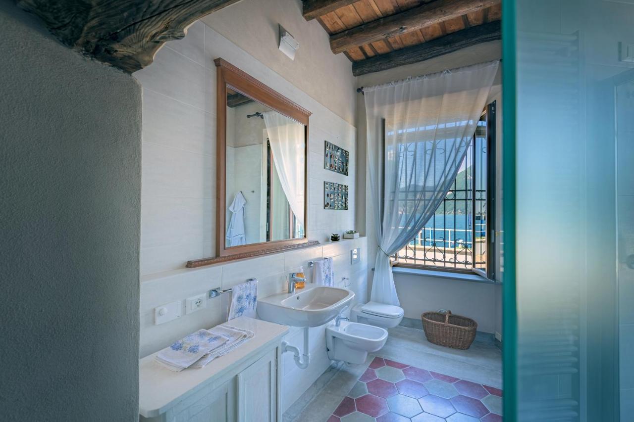 Residenza di Prestigio In Riva al Lago Marone LOFT Esterno foto