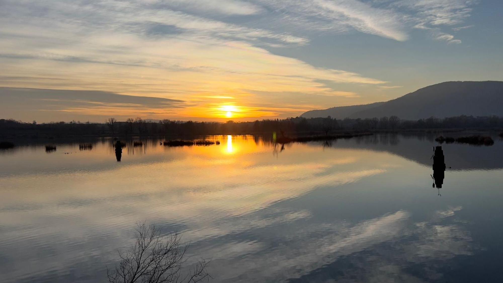 Residenza di Prestigio In Riva al Lago Marone LOFT Esterno foto